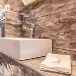 Marant Hotel *